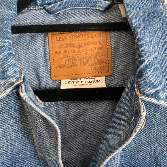 NWT Premium Levis Ex Boyfriend Trucker Jacket - Picture 3 of 5